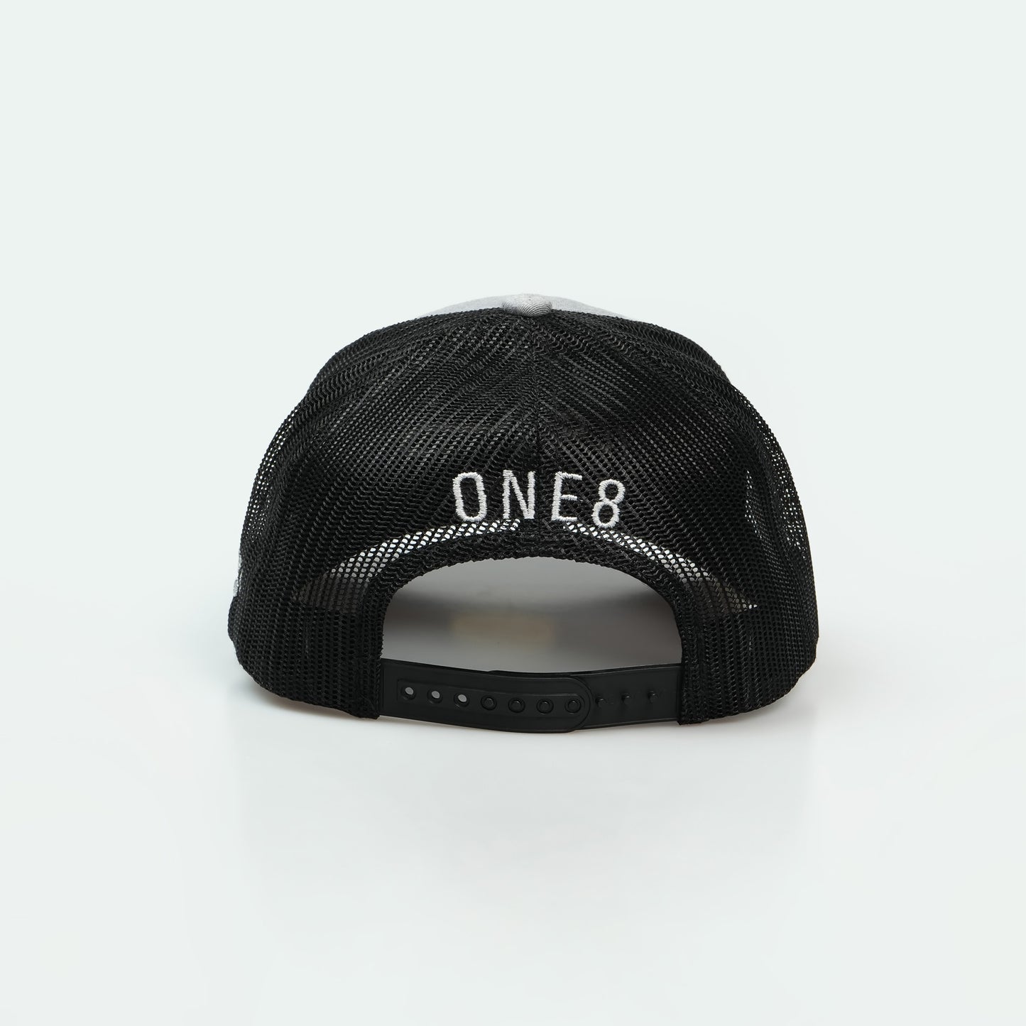 كفو Kafoo One8 Hat :  trucker cap with bold Arabic lettering, symbolizing Gulf pride and respect 