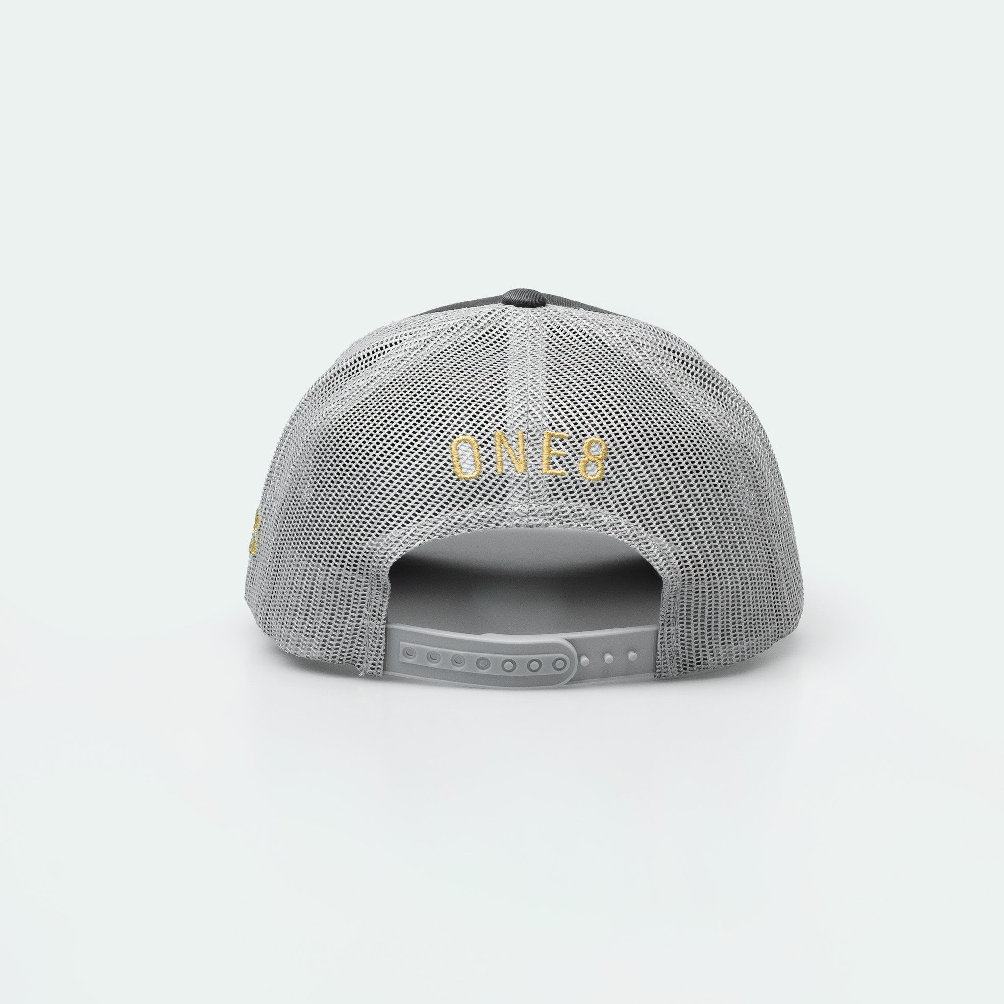 مال الطيبين with bold Arabic text, celebrating Gulf nostalgia with Arabic calligraphy One8 hat