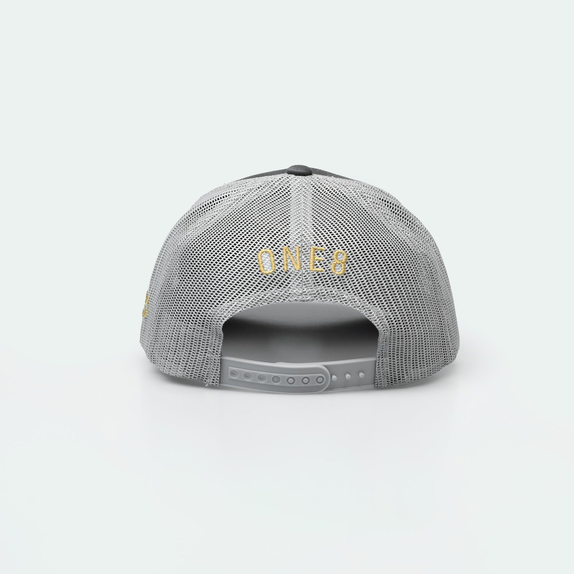 مال الطيبين with bold Arabic text, celebrating Gulf nostalgia with Arabic calligraphy One8 hat