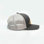 مال الطيبين with bold Arabic text, celebrating Gulf nostalgia with Arabic calligraphy One8 hat